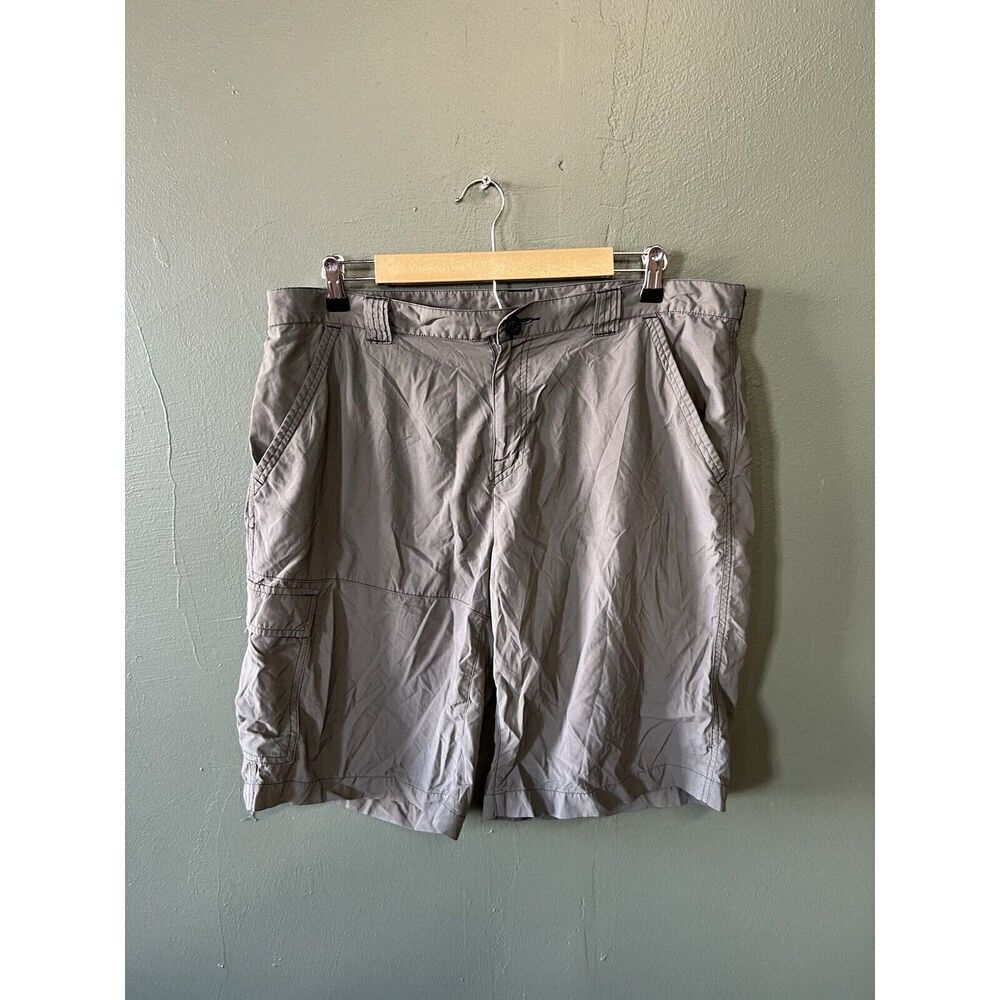 Columbia Mens Gray Cargo Outdoor Hiking Shorts Omni Shade Size 36